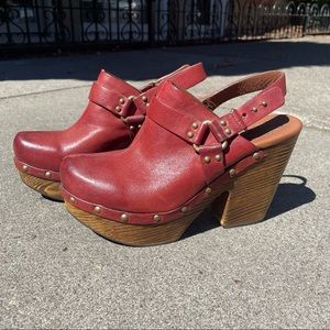 Korke-Ease burgundy clogs - like new - 8 1/2